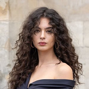 Окрашивание «Молтен Брюнет» — главный хит поздней осени и ранней зимы Окрашивание «Молтен Брюнет» — главный хит поздней осени и ранней зимы