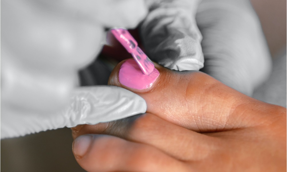 Вмятины на ногтях: причины и что делать, если не хватает чего-то в организме