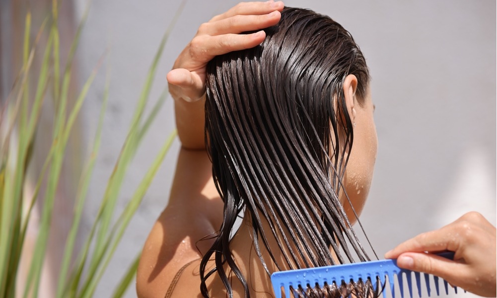 Как ухаживать за тонкими волосами: гид от мытья до укладки