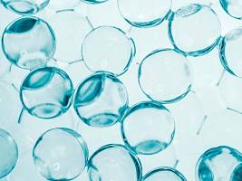 Непростые пузырьки: что такое экзосомы и почему их считают прорывом в косметологии