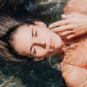 Сухая — не значит обезвоженная: как правильно увлажнять кожу Сухая — не значит обезвоженная: как правильно увлажнять кожу