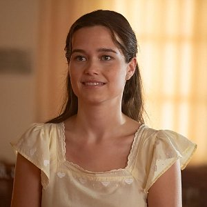 Вдохновленный сериалом «Белый лотос» тренд «щеки-шампанское» Вдохновленный сериалом «Белый лотос» тренд «щеки-шампанское»