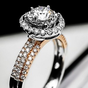 Самые дорогие помолвочные кольца знаменитостей Самые дорогие помолвочные кольца знаменитостей