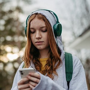 Когда бить тревогу: 69% родителей подростков считают, что социальные сети усложняют воспитание детей Когда бить тревогу: 69% родителей подростков считают, что социальные сети усложняют воспитание детей